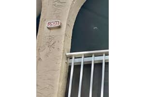 8886 SW 3rd St, Pembroke Pines, FL 33025, Sold 01/16/20