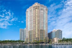 411 N New River Dr E, Fort Lauderdale, FL 33301, Sold 04/17/20