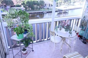 460 Paradise Isle Blvd, Hallandale Beach, FL 33009, Sold 01/31/20