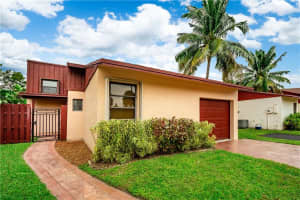 10037 SW 16th St, Pembroke Pines, FL 33025, Sold 02/28/20