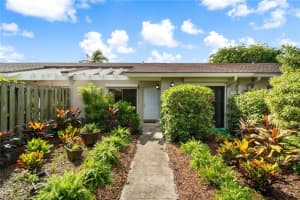 5213 E Lakes Dr, Pompano Beach, FL 33064, Sold 04/14/20