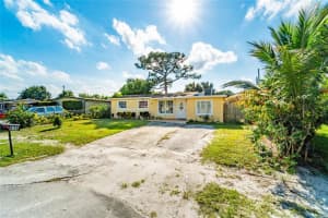 915 Tripp Dr, West Palm Beach, FL 33413, Sold 03/26/20