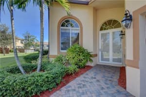 806 W Village Cir, Davie, FL 33325, Sold 02/07/20