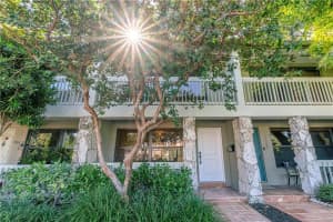 6021 Bayview Dr, Fort Lauderdale, FL 33308, Sold 03/09/20