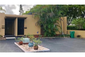 16001 Kingsmoor Way, Miami Lakes, FL 33014, Sold 03/06/20