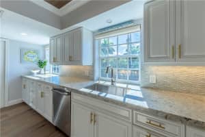 2000 S Ocean Blvd APT Y10, Delray Beach, FL 33483, Sold 04/24/20