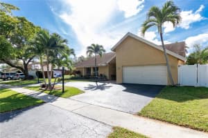 10170 NW 21st Ct, Pembroke Pines, FL 33026, Sold 03/04/20
