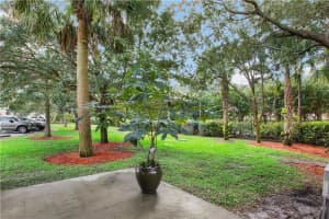 1136 Pinewood Lake Ct, Greenacres, FL 33415, Sold 02/21/20