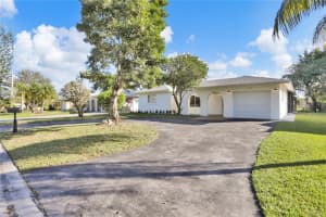 8104 NW 107th Ave, Tamarac, FL 33321, Sold 04/07/20
