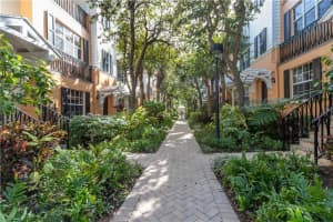 373 W Mallory Cir, Delray Beach, FL 33483, Sold 02/19/20