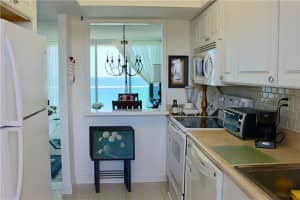 333 NE 21st Ave, Deerfield Beach, FL 33441, Sold 07/09/20