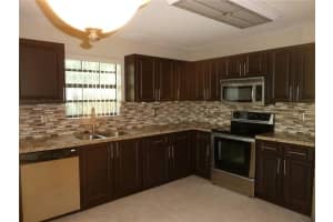 9181 Vineyard Lake Dr, Plantation, FL 33324, Sold 04/13/20