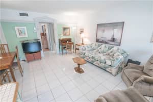 541 Blue Heron Dr, Hallandale Beach, FL 33009, Sold 06/10/20