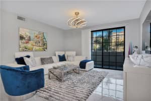 233 S Federal Hwy, Boca Raton, FL 33432, Sold 08/07/20