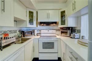 1050 SE 15th St, Fort Lauderdale, FL 33316, Sold 03/02/20