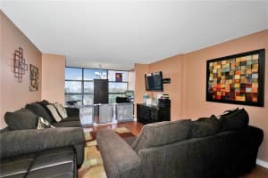 600 Parkview Dr, Hallandale Beach, FL 33009, Sold 07/17/20