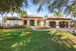13865 SW 43rd St, Davie, FL 33330, Sold 08/19/20