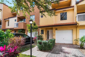 21388 Marina Cove Cir g16, Miami, FL 33180, Sold 05/19/20
