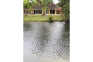 7886 NW 7th Ct, Plantation, FL 33324, Sold 08/27/20