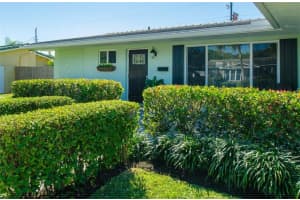 330 SW 12th St, Boca Raton, FL 33432, Sold 04/02/20