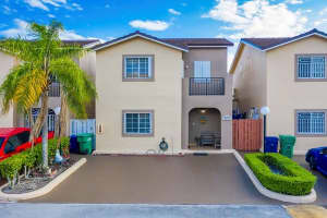 7674 NW 182nd Ln, Hialeah, FL 33015, Sold 08/25/20