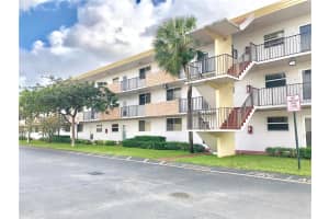 6005 Del Lago Cir, Sunrise, FL 33313, Sold 09/30/20