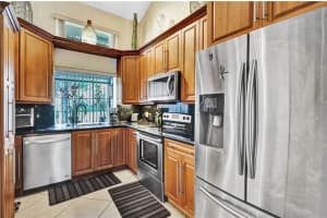 2840 S Oakland Forest Dr, Oakland Park, FL 33309, Sold 04/22/20