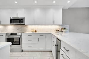 5100 Bayview Dr, Fort Lauderdale, FL 33308, Sold 11/02/20