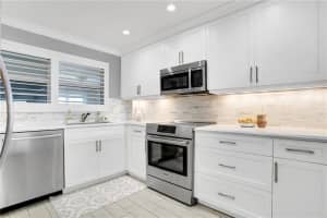 5100 Bayview Dr, Fort Lauderdale, FL 33308, Sold 11/02/20