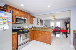 6194 Laurel Ln, Tamarac, FL 33319, Sold 06/24/20