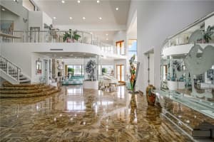 607 Palm Dr, Hallandale Beach, FL 33009, Sold 02/05/21