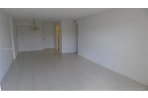 9320 Fontainebleau Blvd, Miami, FL 33172, Sold 09/17/20