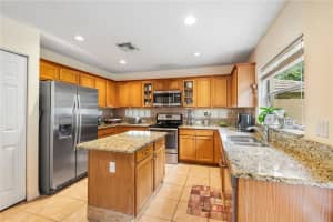 6304 Willoughby Cir, Lake Worth, FL 33463, Sold 05/29/20