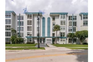 17560 Atlantic Blvd, Sunny Isles Beach, FL 33160, Sold 08/31/20