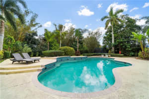 11010 SW 38th Dr, Davie, FL 33328, Sold 08/20/20