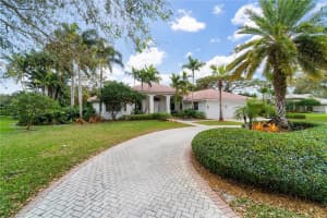 11010 SW 38th Dr, Davie, FL 33328, Sold 08/20/20