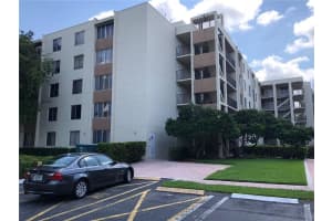 3241 Riverside Dr, Coral Springs, FL 33065, Sold 04/17/20
