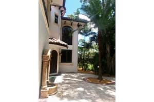 5201 Godfrey Rd, Coral Springs, FL 33067, Sold 10/14/21