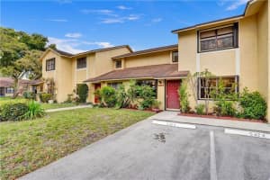 5424 Gate Lake Rd, Tamarac, FL 33319, Sold 11/16/20