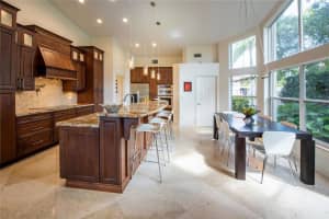 10110 NW 7th St, Plantation, FL 33324, Sold 06/30/20