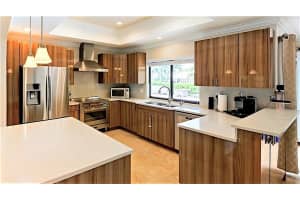 4041 NE 34th Ave, Fort Lauderdale, FL 33308, Sold 02/01/21