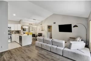 3013 N Oakland Forest Dr, Oakland Park, FL 33309, Sold 06/30/20