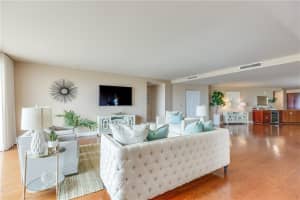 615 Bayshore Dr, Fort Lauderdale, FL 33304, Sold 05/14/21