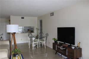 201 Lake Pointe Dr, Oakland Park, FL 33309, Sold 06/30/20