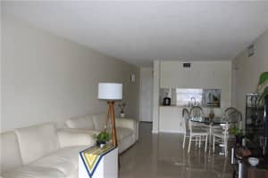 201 Lake Pointe Dr, Oakland Park, FL 33309, Sold 06/30/20