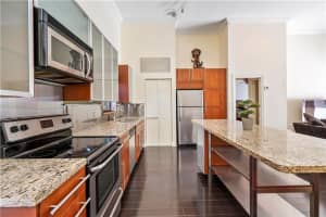 2713 Parkview Dr S, Hallandale Beach, FL 33009, Sold 09/16/20