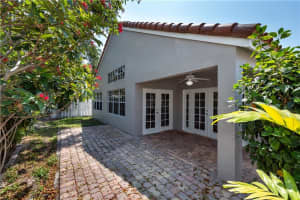 386 Bedford Ave, Weston, FL 33326, Sold 08/07/20