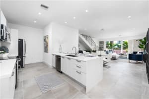 1045 NE 18th Ave, Fort Lauderdale, FL 33304, Sold 03/02/21