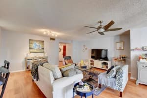 106 Half Moon Cir APT D1, Hypoluxo, FL 33462, Sold 11/06/20