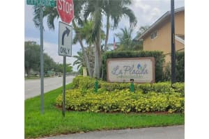 10729 La Placida Dr, Coral Springs, FL 33065, Sold 06/09/20